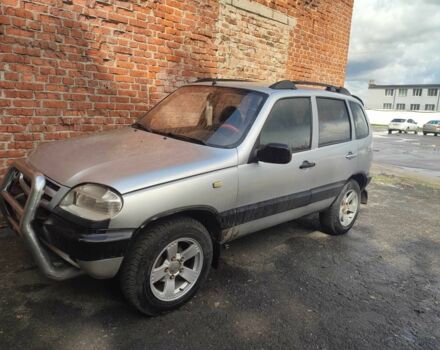 Серый ВАЗ 2123 Niva, объемом двигателя 1.7 л и пробегом 250 тыс. км за 5000 $, фото 1 на Automoto.ua