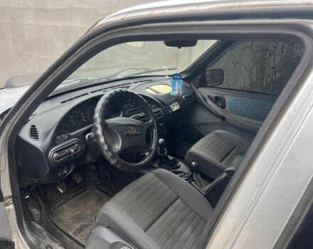 Серый ВАЗ 2123 Niva, объемом двигателя 1.7 л и пробегом 100 тыс. км за 3500 $, фото 8 на Automoto.ua