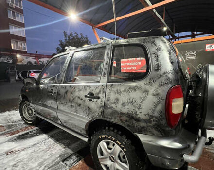 Серый ВАЗ 2123 Niva, объемом двигателя 1.69 л и пробегом 177 тыс. км за 3500 $, фото 5 на Automoto.ua