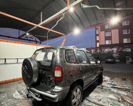Серый ВАЗ 2123 Niva, объемом двигателя 1.69 л и пробегом 177 тыс. км за 3500 $, фото 1 на Automoto.ua