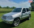 Серый ВАЗ 2123 Niva, объемом двигателя 1.69 л и пробегом 325 тыс. км за 3250 $, фото 1 на Automoto.ua