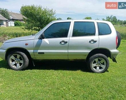 Серый ВАЗ 2123 Niva, объемом двигателя 1.69 л и пробегом 325 тыс. км за 3250 $, фото 5 на Automoto.ua