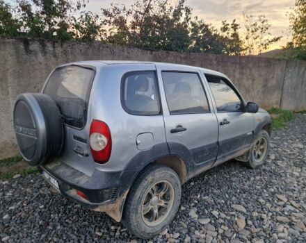 Серый ВАЗ 2123 Niva, объемом двигателя 1.7 л и пробегом 106 тыс. км за 3600 $, фото 1 на Automoto.ua