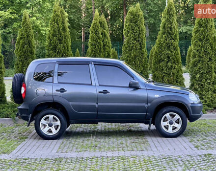 Серый ВАЗ 2123 Niva, объемом двигателя 1.69 л и пробегом 78 тыс. км за 9600 $, фото 3 на Automoto.ua
