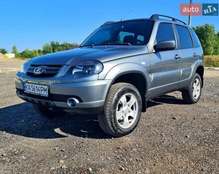 Серый ВАЗ 2123 Niva, объемом двигателя 1.69 л и пробегом 89 тыс. км за 11800 $, фото 1 на Automoto.ua