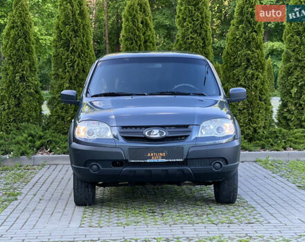 Серый ВАЗ 2123 Niva, объемом двигателя 1.69 л и пробегом 78 тыс. км за 9600 $, фото 5 на Automoto.ua