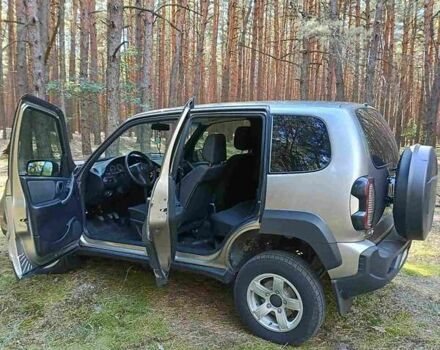 Сірий ВАЗ 2123 Niva, об'ємом двигуна 1.69 л та пробігом 60 тис. км за 11500 $, фото 39 на Automoto.ua