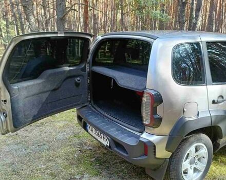 Сірий ВАЗ 2123 Niva, об'ємом двигуна 1.69 л та пробігом 60 тис. км за 11500 $, фото 31 на Automoto.ua