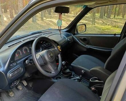 Сірий ВАЗ 2123 Niva, об'ємом двигуна 1.69 л та пробігом 60 тис. км за 11500 $, фото 23 на Automoto.ua