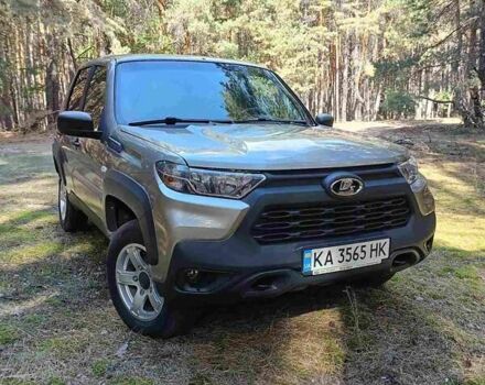 Сірий ВАЗ 2123 Niva, об'ємом двигуна 1.69 л та пробігом 60 тис. км за 11500 $, фото 2 на Automoto.ua