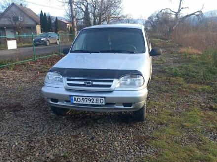 Серый ВАЗ 2123 Niva, объемом двигателя 1.69 л и пробегом 94 тыс. км за 3250 $, фото 1 на Automoto.ua