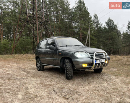 Серый ВАЗ 2123 Niva, объемом двигателя 1.69 л и пробегом 175 тыс. км за 3700 $, фото 1 на Automoto.ua