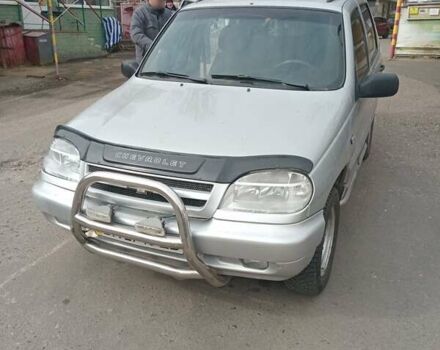 Серый ВАЗ 2123 Niva, объемом двигателя 1.69 л и пробегом 280 тыс. км за 5000 $, фото 1 на Automoto.ua