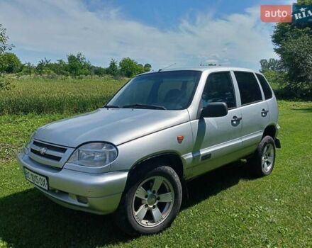 Серый ВАЗ 2123 Niva, объемом двигателя 1.69 л и пробегом 325 тыс. км за 3250 $, фото 1 на Automoto.ua