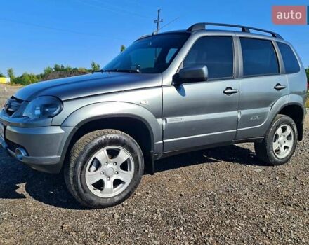 Серый ВАЗ 2123 Niva, объемом двигателя 1.69 л и пробегом 89 тыс. км за 11800 $, фото 1 на Automoto.ua