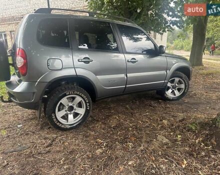 Серый ВАЗ 2123 Niva, объемом двигателя 1.69 л и пробегом 132 тыс. км за 8500 $, фото 1 на Automoto.ua