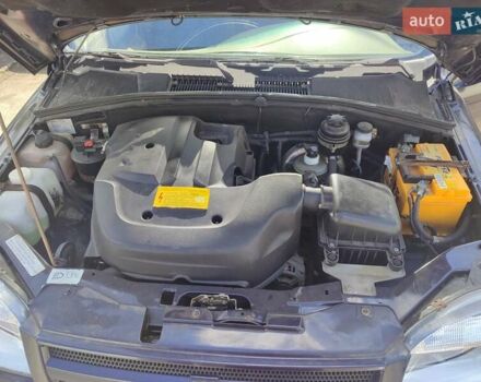 Синий ВАЗ 2123 Niva, объемом двигателя 1.69 л и пробегом 102 тыс. км за 4300 $, фото 5 на Automoto.ua