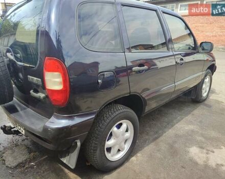 Синий ВАЗ 2123 Niva, объемом двигателя 1.69 л и пробегом 102 тыс. км за 4300 $, фото 2 на Automoto.ua