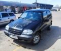 Синий ВАЗ 2123 Niva, объемом двигателя 1.7 л и пробегом 296 тыс. км за 2300 $, фото 1 на Automoto.ua