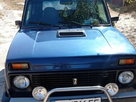ВАЗ 2123 Niva 2003 у Шостке на Automoto.ua Синій ВАЗ 2123 Niva, об'ємом двигуна 0 л та пробігом 256 тис. км за 2500 $, фото 1 на Automoto.ua