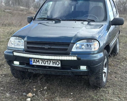 Зелений ВАЗ 2123 Niva, об'ємом двигуна 1.69 л та пробігом 127 тис. км за 2200 $, фото 1 на Automoto.ua