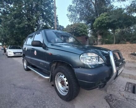 Зеленый ВАЗ 2123 Niva, объемом двигателя 1.7 л и пробегом 155 тыс. км за 3700 $, фото 2 на Automoto.ua