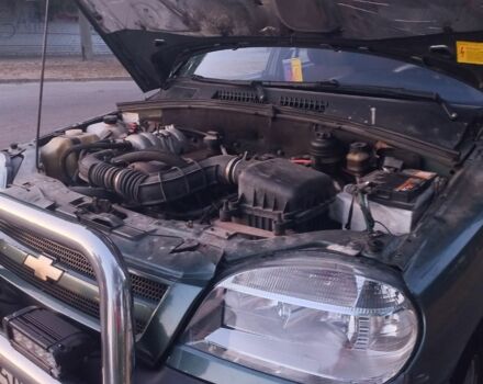 Зеленый ВАЗ 2123 Niva, объемом двигателя 1.7 л и пробегом 155 тыс. км за 3700 $, фото 7 на Automoto.ua