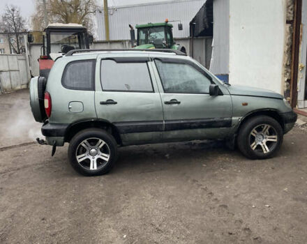 Зелений ВАЗ 2123 Niva, об'ємом двигуна 1.69 л та пробігом 250 тис. км за 3000 $, фото 2 на Automoto.ua