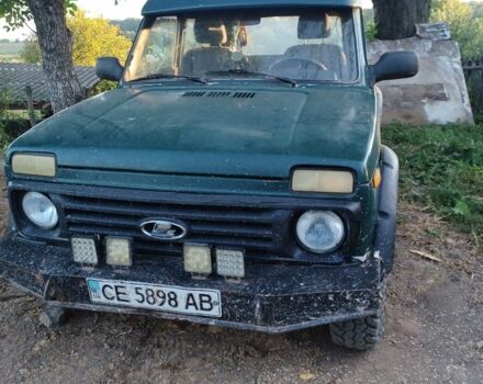 Зеленый ВАЗ 2123 Niva, объемом двигателя 6 л и пробегом 200 тыс. км за 1000 $, фото 1 на Automoto.ua