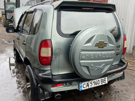 ВАЗ 2123 Niva 2007 у Черкасах на Automoto.ua Зелений ВАЗ 2123 Niva, об'ємом двигуна 1.69 л та пробігом 250 тис. км за 3000 $, фото 1 на Automoto.ua