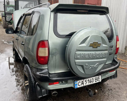 Зелений ВАЗ 2123 Niva, об'ємом двигуна 1.69 л та пробігом 250 тис. км за 3000 $, фото 1 на Automoto.ua