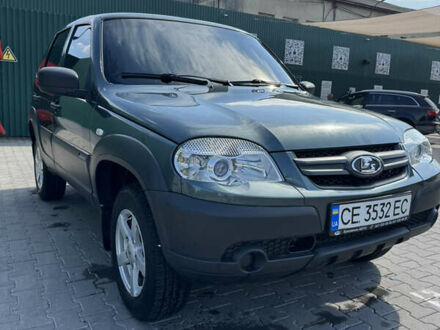 Зеленый ВАЗ 2123 Niva, объемом двигателя 1.69 л и пробегом 28 тыс. км за 11990 $, фото 1 на Automoto.ua