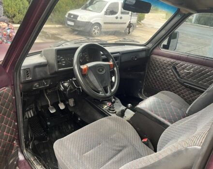 Червоний ВАЗ 2129, об'ємом двигуна 1.7 л та пробігом 228 тис. км за 2000 $, фото 9 на Automoto.ua