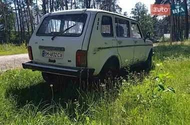 Белый ВАЗ 2131 Нива, объемом двигателя 1.8 л и пробегом 180 тыс. км за 2332 $, фото 1 на Automoto.ua