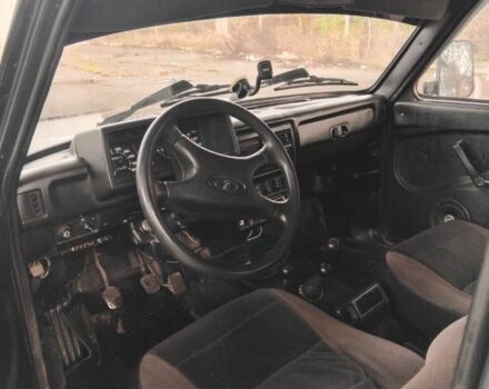 Фиолетовый ВАЗ 2131 Нива, объемом двигателя 2 л и пробегом 2 тыс. км за 1650 $, фото 2 на Automoto.ua