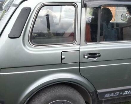 Сірий ВАЗ 2131 Нива, об'ємом двигуна 1.69 л та пробігом 129 тис. км за 5500 $, фото 2 на Automoto.ua