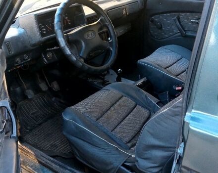 Зелений ВАЗ 2131 Нива, об'ємом двигуна 1.7 л та пробігом 250 тис. км за 2464 $, фото 3 на Automoto.ua