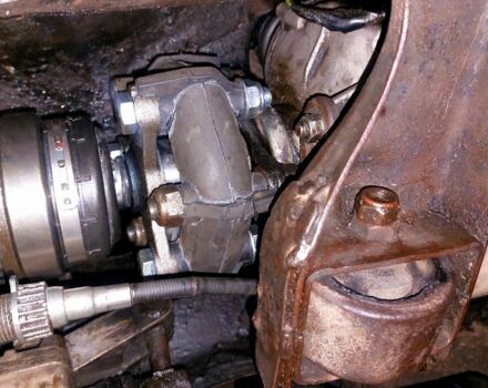 Зелений ВАЗ 2131 Нива, об'ємом двигуна 1.7 л та пробігом 250 тис. км за 2464 $, фото 16 на Automoto.ua