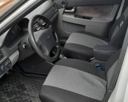 Білий ВАЗ 2170 Priora, об'ємом двигуна 1.6 л та пробігом 160 тис. км за 2500 $, фото 4 на Automoto.ua