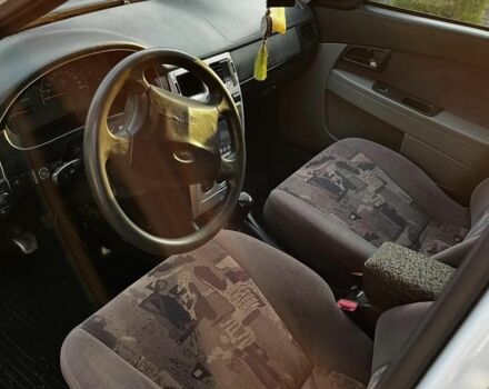 Белый ВАЗ 2170 Priora, объемом двигателя 1.6 л и пробегом 260 тыс. км за 1750 $, фото 8 на Automoto.ua