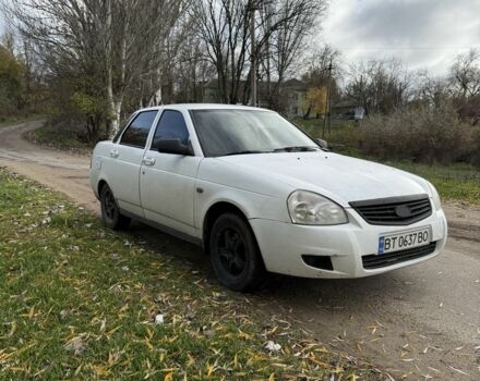 Белый ВАЗ 2170 Priora, объемом двигателя 1.6 л и пробегом 223 тыс. км за 2000 $, фото 1 на Automoto.ua