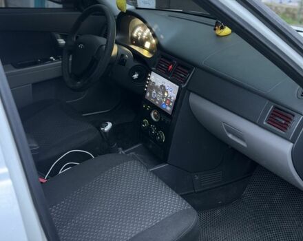 Белый ВАЗ 2170 Priora, объемом двигателя 1.6 л и пробегом 120 тыс. км за 4500 $, фото 5 на Automoto.ua