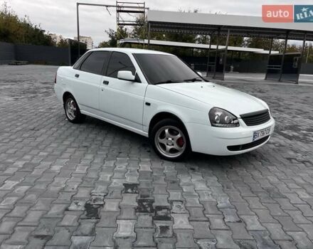 Білий ВАЗ 2170 Priora, об'ємом двигуна 1.6 л та пробігом 299 тис. км за 2990 $, фото 1 на Automoto.ua