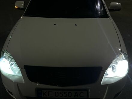 Белый ВАЗ 2170 Priora, объемом двигателя 1.6 л и пробегом 193 тыс. км за 3400 $, фото 1 на Automoto.ua