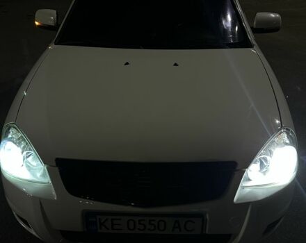 Белый ВАЗ 2170 Priora, объемом двигателя 1.6 л и пробегом 193 тыс. км за 3400 $, фото 1 на Automoto.ua