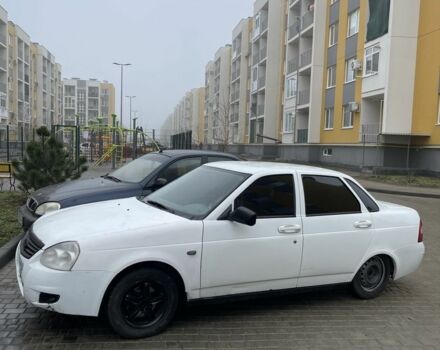 Белый ВАЗ 2170 Priora, объемом двигателя 1.6 л и пробегом 200 тыс. км за 2100 $, фото 1 на Automoto.ua