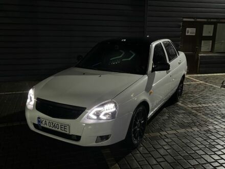 Белый ВАЗ 2170 Priora, объемом двигателя 1.6 л и пробегом 202 тыс. км за 3200 $, фото 1 на Automoto.ua