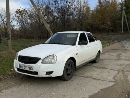 Белый ВАЗ 2170 Priora, объемом двигателя 1.6 л и пробегом 223 тыс. км за 2000 $, фото 1 на Automoto.ua