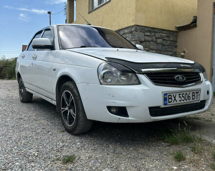 Белый ВАЗ 2170 Priora, объемом двигателя 1.6 л и пробегом 137 тыс. км за 1999 $, фото 1 на Automoto.ua