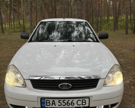 Белый ВАЗ 2170 Priora, объемом двигателя 1.6 л и пробегом 220 тыс. км за 2000 $, фото 1 на Automoto.ua
